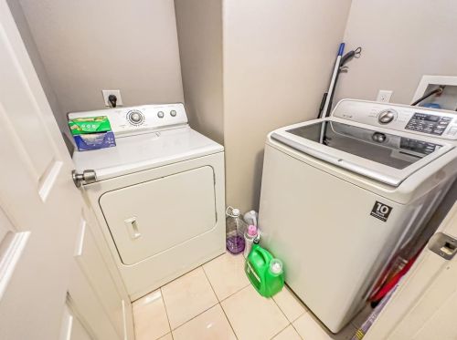 1209 Fair Dr, Angleton TX 77515-9327 exterior