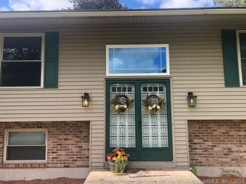110 Brookwood Dr, Southington, CT 06489-1807
