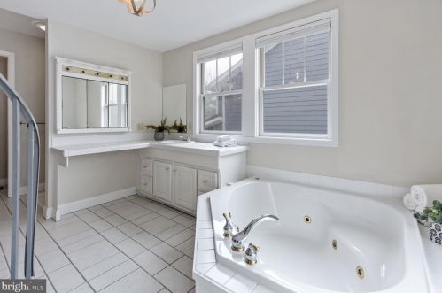 728 Oak Grv Cir, Severna Park MD 21146-4219 exterior