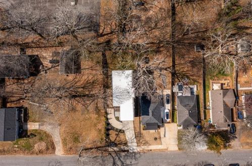 24 Hutchinson St, Atlanta GA  30307-2823 exterior