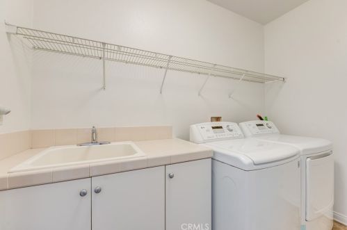 18458 Lakepointe Dr, Riverside CA  92503-0252 exterior