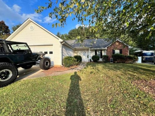 304 Greenleaf Ct, Loganville, GA 30052-4472