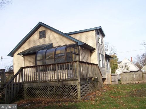 72 Hiawatha Rd, Somerdale, NJ 08083-2804