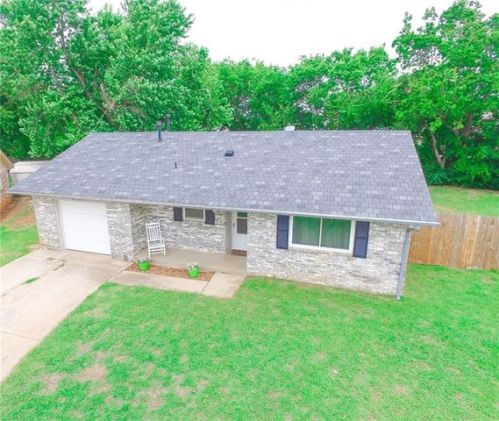 2720 Cheyenne Way, Norman, OK 73071-6826