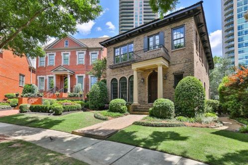 5 Conifer Cir, Atlanta, GA 30342-4303