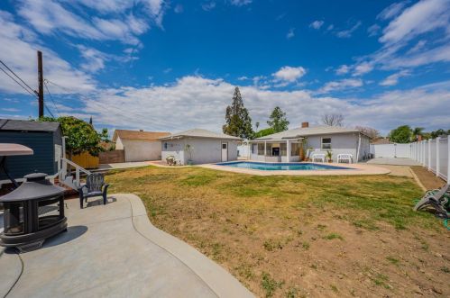5318 Rochester St, Riverside CA  92504-2136 exterior