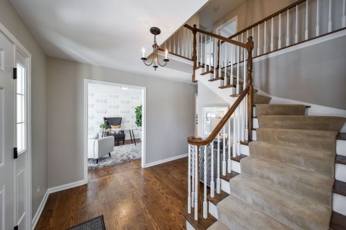 150 Carleton Ave, Glendale Heights, IL 60137-5540