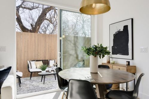 4907 Delores Ave, Austin TX  78721-2107 exterior