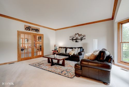 1547 Pine Lake Dr, Naperville IL  60564-9791 exterior