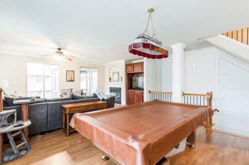 286 Bakerstone Ln, Suwanee, GA 30024-2979