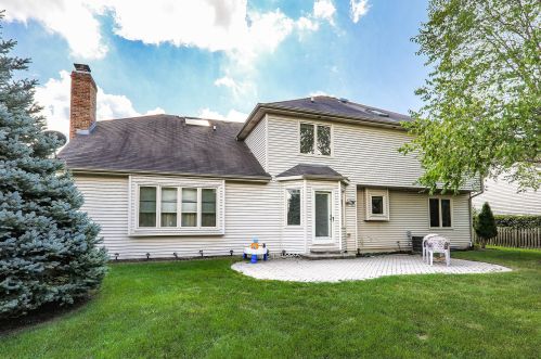 2772 Freeland Cir, Naperville IL  60564-5827 exterior