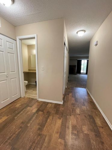 200 Bridlewood Dr, Saint Paul MN  55119-4668 exterior