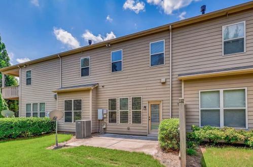 5569 High Point Rd, Atlanta GA  30342-5038 exterior