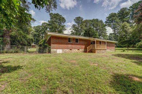 2708 Lakeview Dr, Conyers GA  30094-4944 exterior