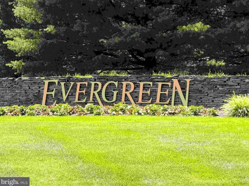 175 Meadowlark Dr, Trenton NJ  08690-3545 exterior