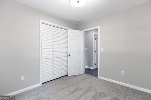 5864 Ronnie Dr, Rex GA 30273-1059 exterior