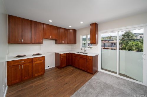 3117 Harding Ave, Honolulu, HI 96816-5807