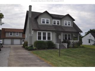 1238 Main Ave, Nitro, WV 25143-2356