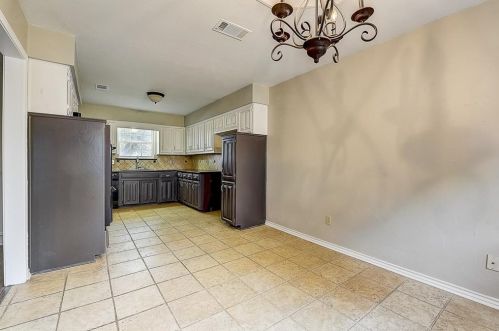 2211 San Simeon, Carrollton TX 75006-2828 exterior