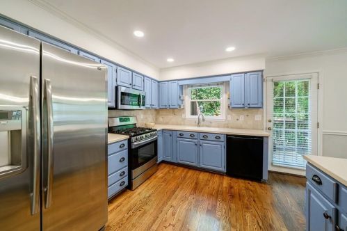 2104 Defoors Mill Dr, Atlanta GA  30318-2368 exterior