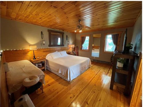 409 Swanson Rd, Sycamore IL  60178-1126 exterior