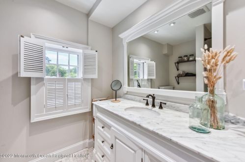 85 Swimming Riv Rd, Tinton Falls NJ 07724-2846 exterior