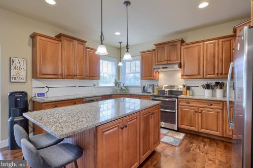 541 Prince George Dr, Lancaster PA 17601-8801 exterior