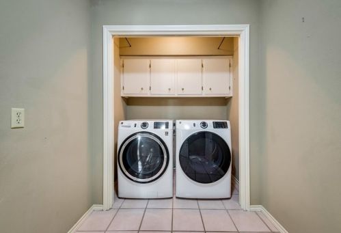 9672 Atherton Dr, Dallas TX  75243-6135 exterior