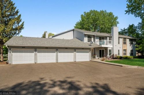 2506 Innsbruck Trl, Saint Paul, MN 55112-6302