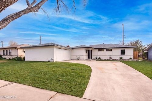 4142 Florence St, Simi Valley, CA 93063-2922
