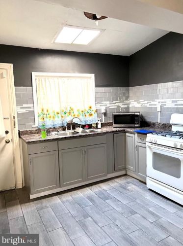 2526 22nd St, Philadelphia PA 19132-1514 exterior