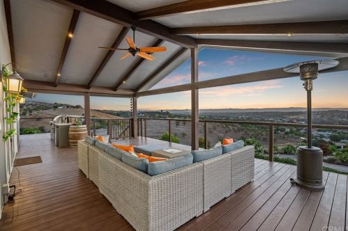 325 Kiler Canyon Rd, Lake Nacimiento, CA 93446-3706