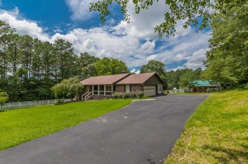 3288 Brooks Dr, Loganville, GA 30052-2444