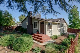 160 Palm St, Altadena, CA 91001-4824