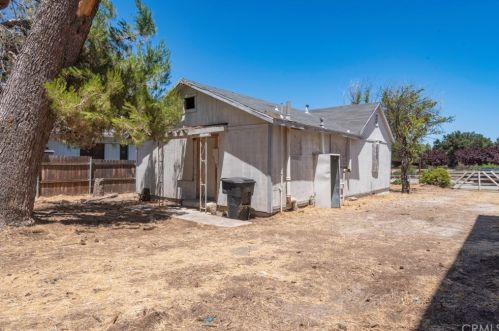 1615 Riverside Ave, Lake Nacimiento, CA 93446-1746