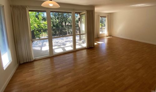 43 Forest Ln, San Rafael, CA 94903-3241