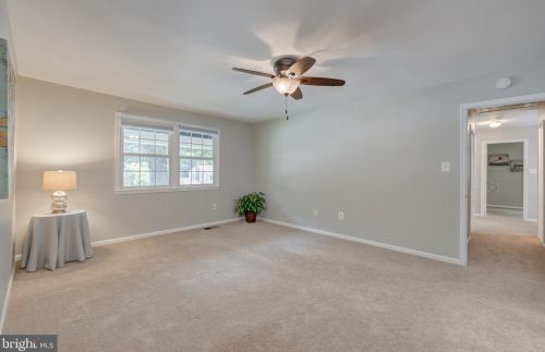 7136 Game Lord Dr, Springfield VA  22153-1318 exterior