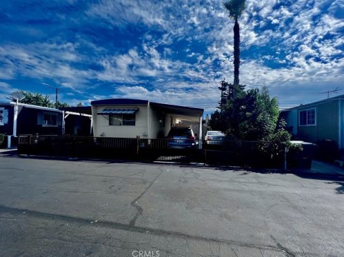 204 Milan Ave, Santa Ana, CA 92703-4126
