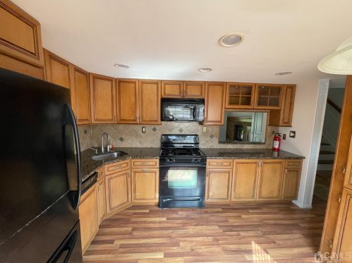 334 Knight Ct, Old Bridge, NJ 08857-3256