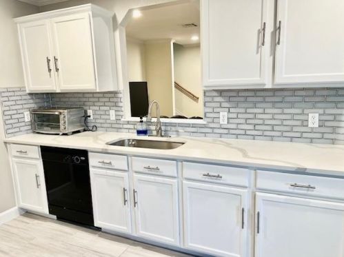 12301 Drummond Dr, Austin TX  78754-6014 exterior