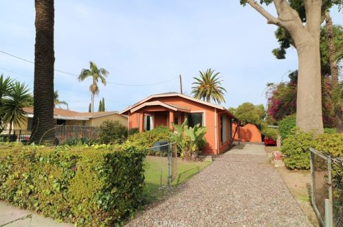 3907 109th St, Inglewood, CA 90303-2111