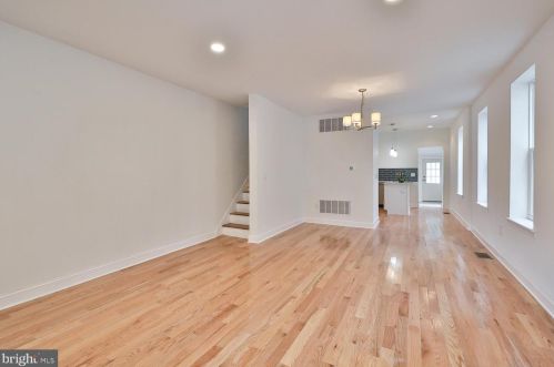 670 Johnson St, Philadelphia, PA 19144-3706