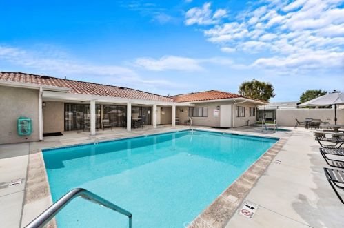 692 Adele St, Orange CA  92867-7458 exterior