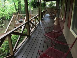2470 Ruger Dr, Marietta, GA 30066-1422
