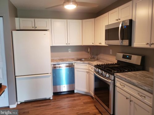 27 Poillon Ct, Trenton NJ  08648-2658 exterior