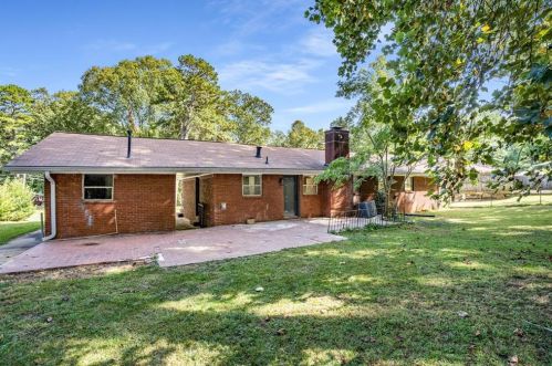 2985 Meadow Lark Dr, Atlanta GA  30344-4033 exterior