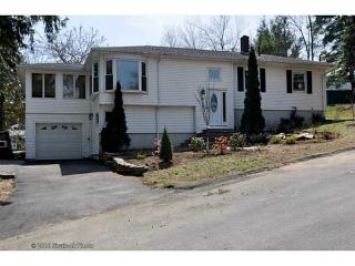 83 Valente Dr, Cranston, RI 02920-2412
