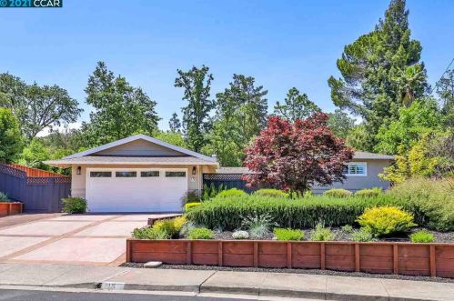 15 Cornell Ct, Concord, CA 94523-3112