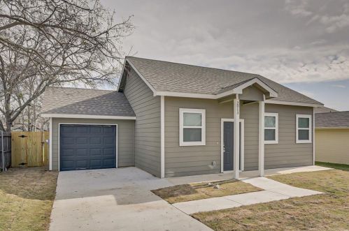 2013 Langston St, Fort Worth TX  76105-3622 exterior