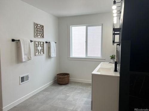 4381 Acoma St, Englewood CO  80110-5745 exterior